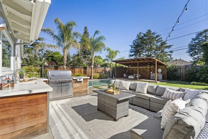 110 El Caminito Avenue, Campbell, California 95008