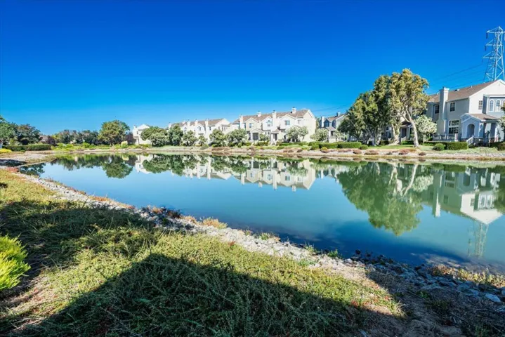 534 Shoal Circle, None, California 94065