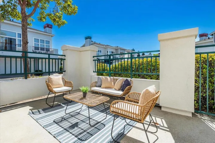 534 Shoal Circle, None, California 94065