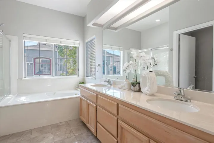 534 Shoal Circle, None, California 94065