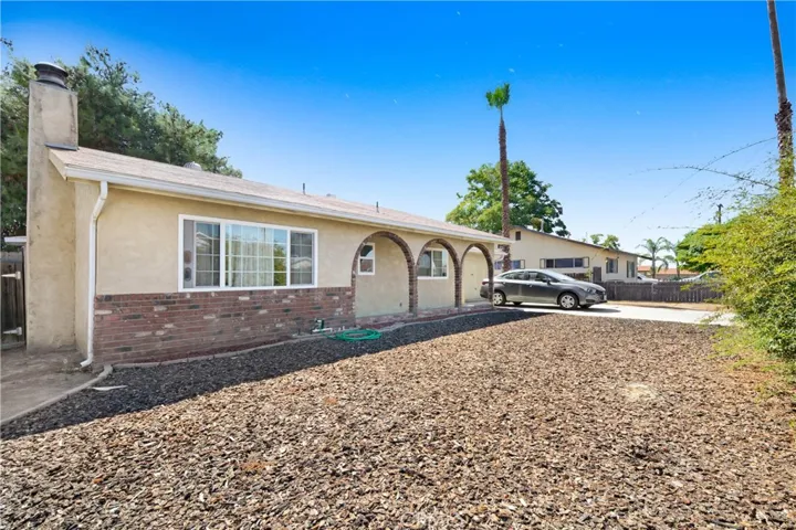 338 E 5th Street, San Jacinto, California 92583