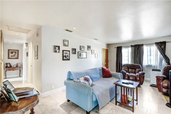 338 E 5th Street, San Jacinto, California 92583