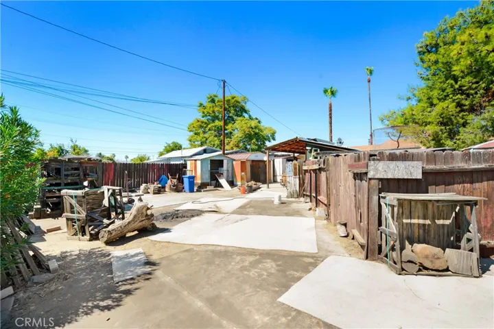 338 E 5th Street, San Jacinto, California 92583