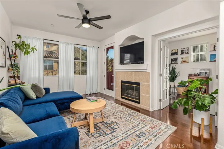 Living Room with fireplace and hardwood floors