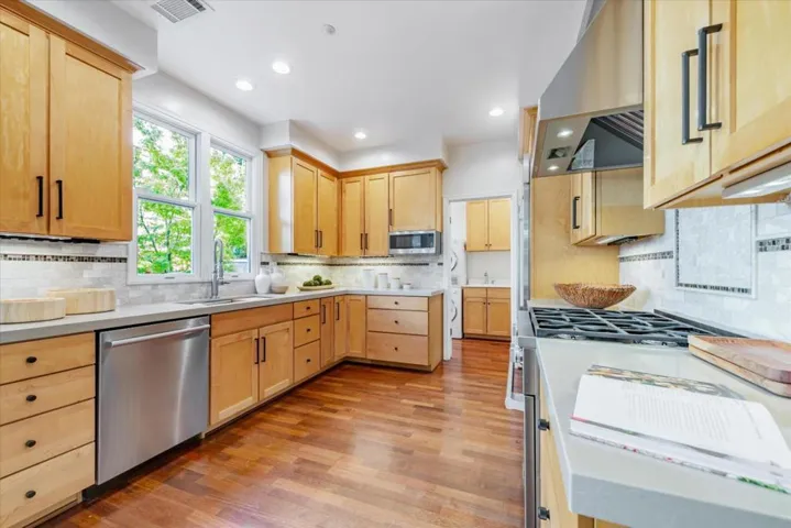 536 Hopkins Street, Menlo Park, California 94025