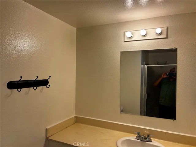 Full Bathroom-2
