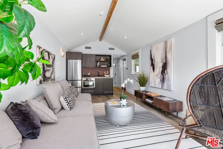 1315 N Genesee Avenue, Los Angeles, California 90046
