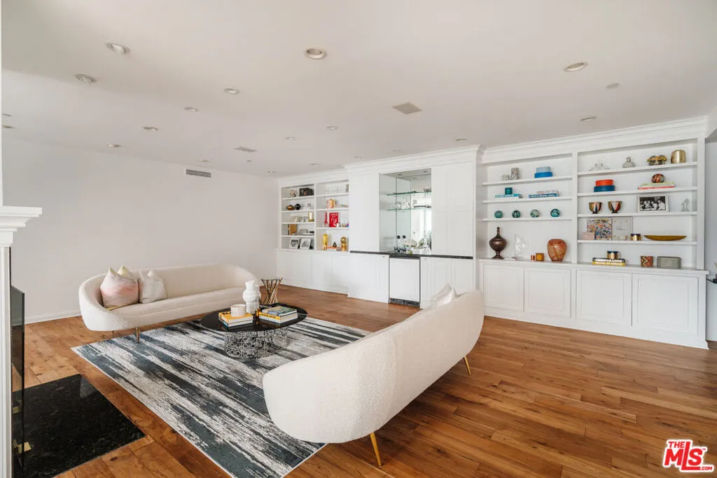 10375 Wilshire Boulevard 11h, Los Angeles, California 90024 home-pic-0