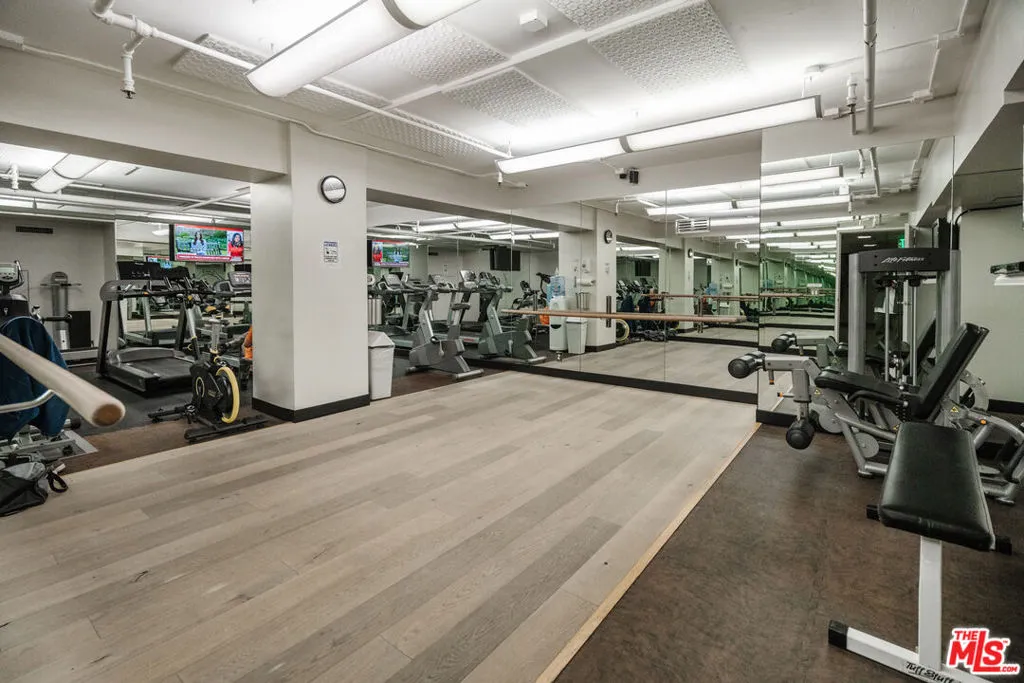 10375 Wilshire Boulevard 11h, Los Angeles, California 90024 home-pic-23