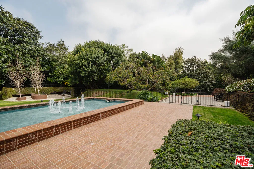 10375 Wilshire Boulevard 11h, Los Angeles, California 90024 home-pic-26