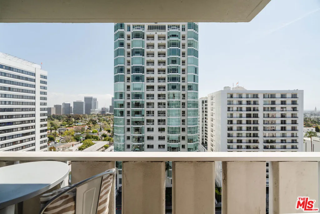 10375 Wilshire Boulevard 11h, Los Angeles, California 90024 home-pic-13