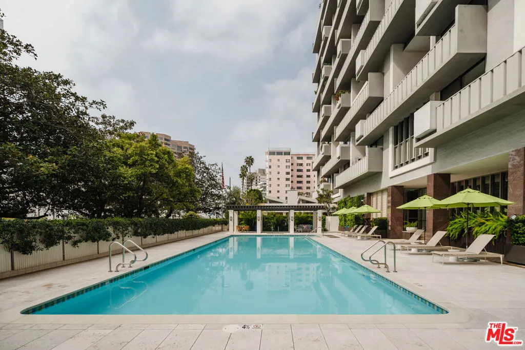 10375 Wilshire Boulevard 11h, Los Angeles, California 90024 home-pic-24