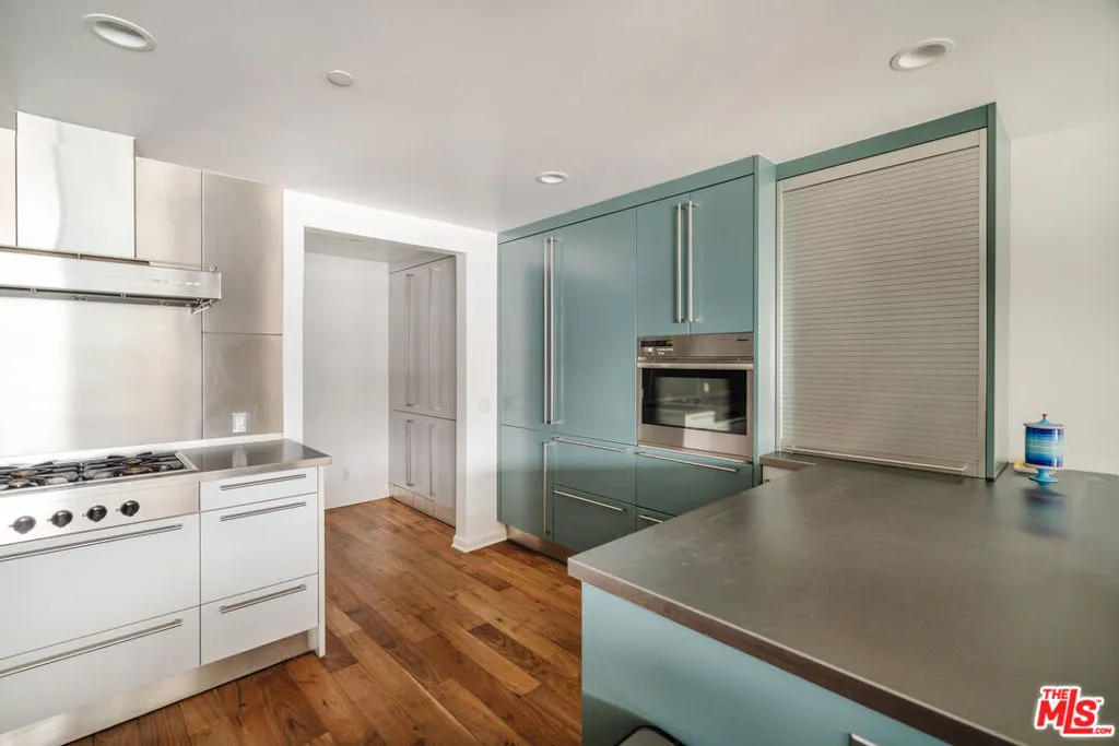 10375 Wilshire Boulevard 11h, Los Angeles, California 90024 home-pic-15
