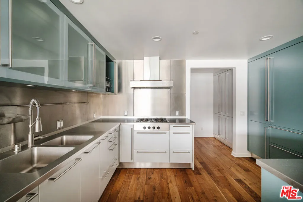 10375 Wilshire Boulevard 11h, Los Angeles, California 90024 home-pic-14