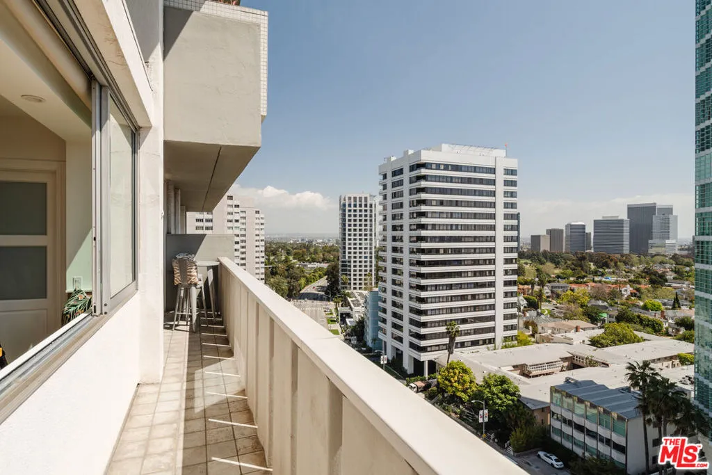 10375 Wilshire Boulevard 11h, Los Angeles, California 90024 home-pic-12