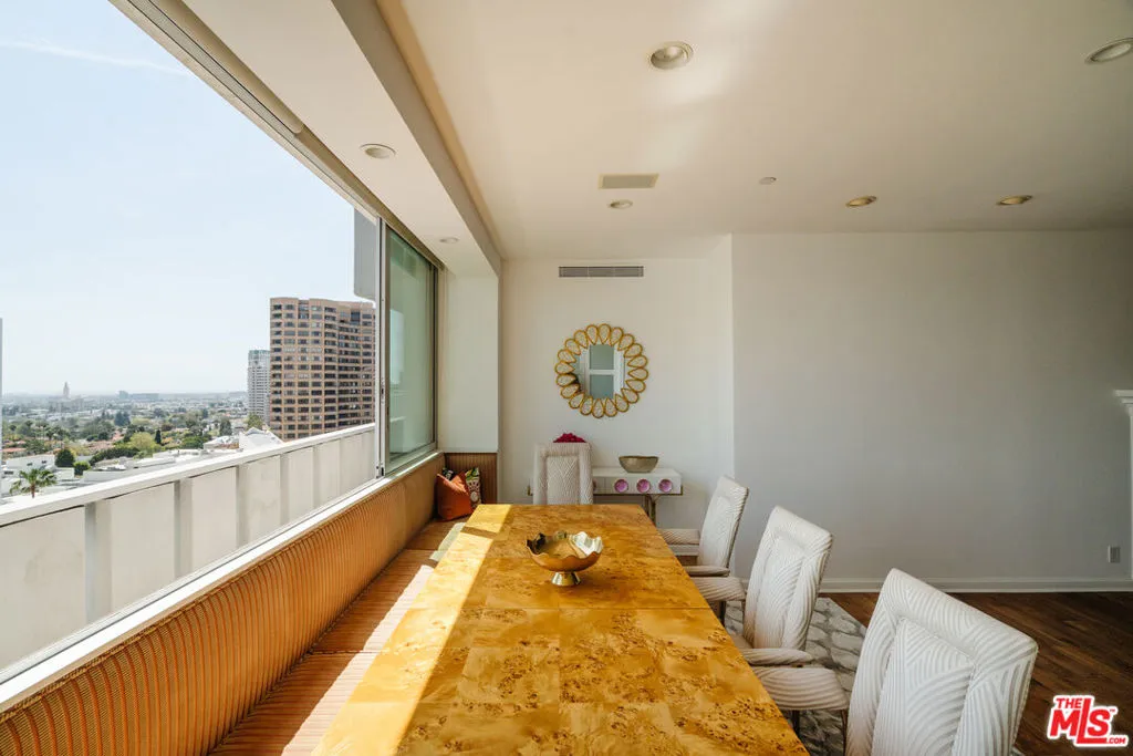 10375 Wilshire Boulevard 11h, Los Angeles, California 90024 home-pic-10