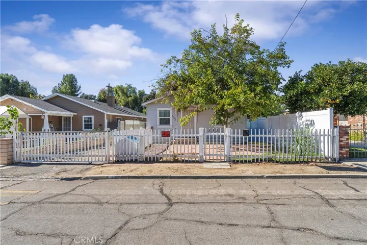 833 N 4th Avenue, Upland, California 91786