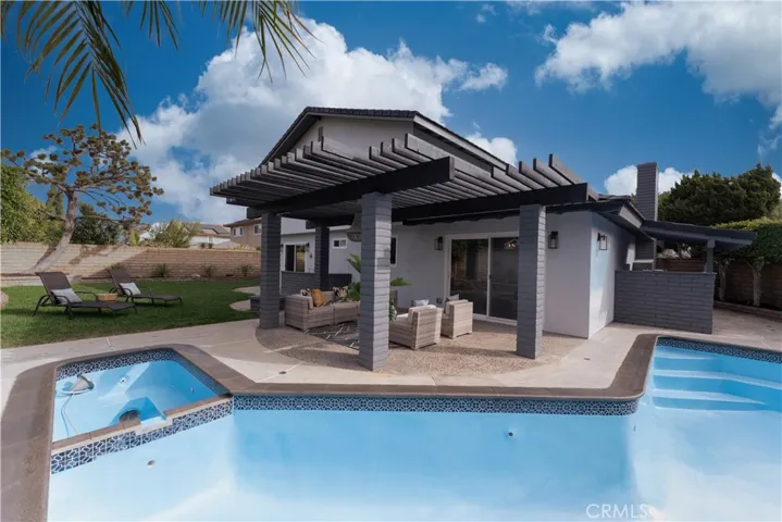 203 N Barryknoll Street, Anaheim Hills, California 92807