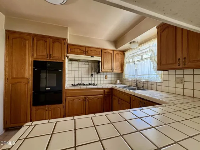 10563Hillview_Photo_Kitchen