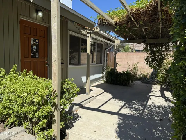 10563Hillview_Photo_FrontDoor