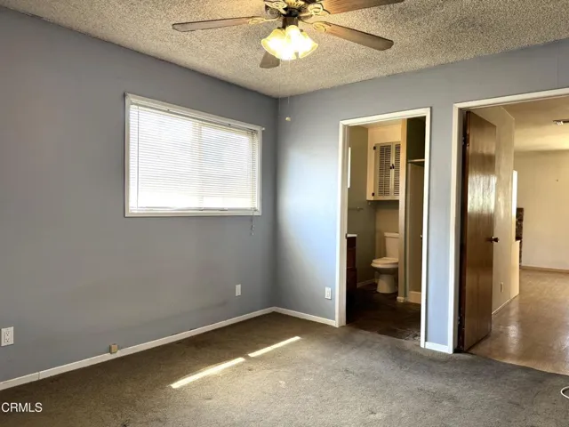 10563Hillview_Photo_AptRm