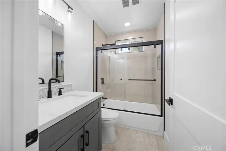 651 Workman Bath 3