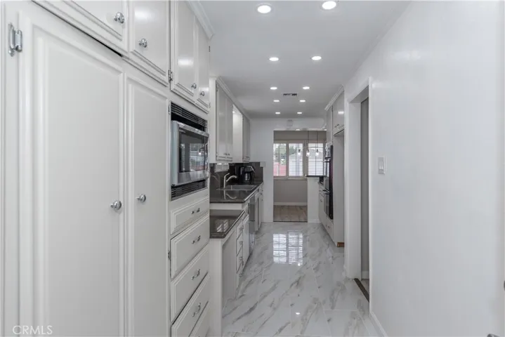 Another view of the beautiful kitchen