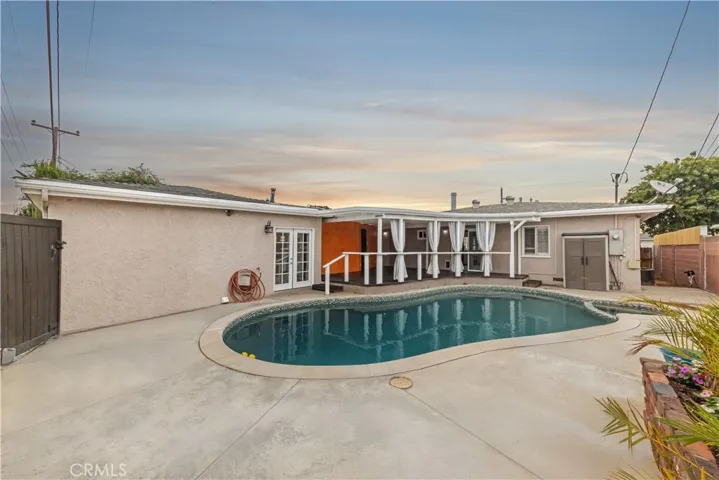Another view of the amazing pool view