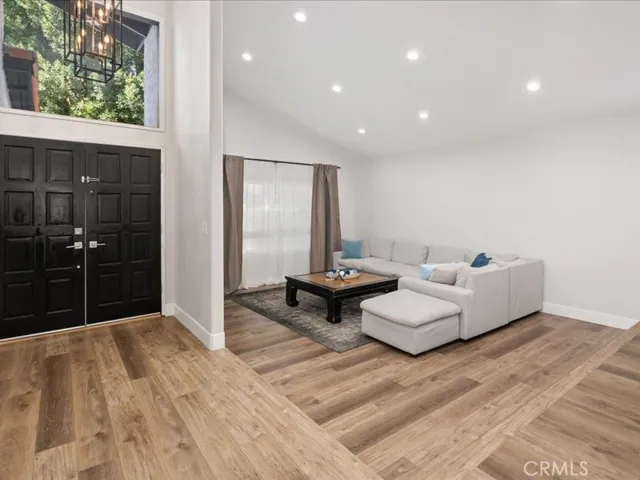 9350 Tampa Avenue, Northridge, California 91324