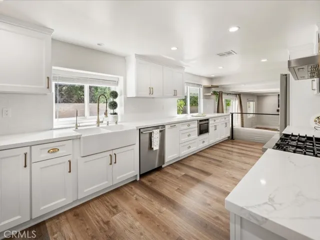 9350 Tampa Avenue, Northridge, California 91324