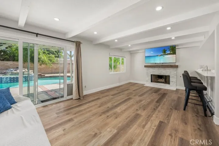 9350 Tampa Avenue, Northridge, California 91324
