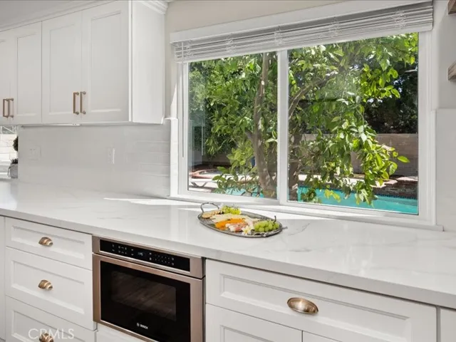 9350 Tampa Avenue, Northridge, California 91324