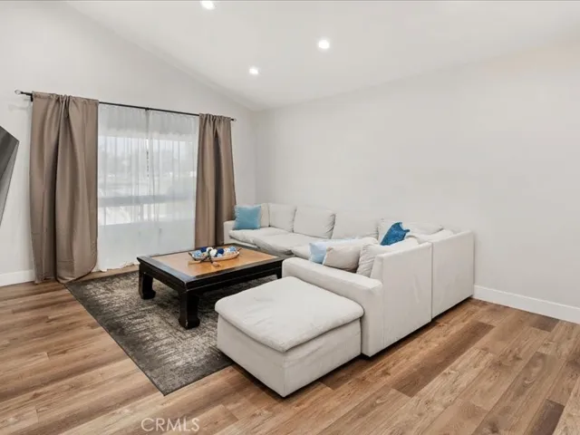 9350 Tampa Avenue, Northridge, California 91324