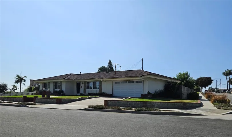 1221 Cobblestone Road, La Habra, California 90631