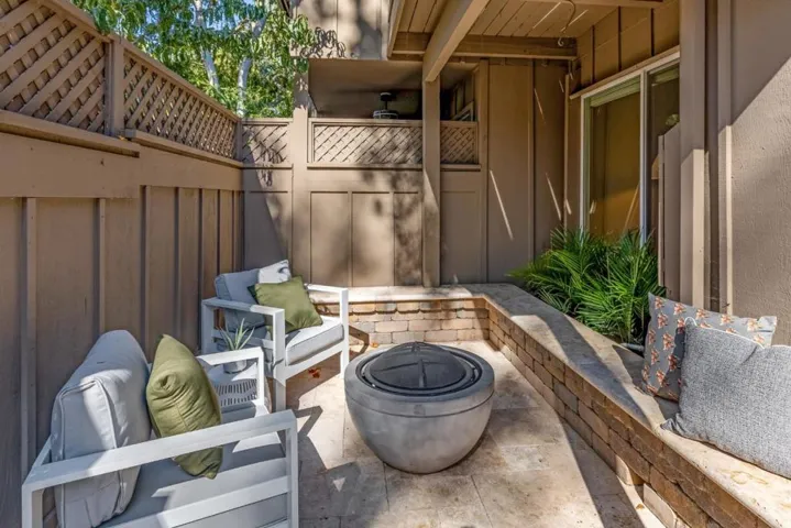 204 Charter Oaks Circle, Los Gatos, California 95032