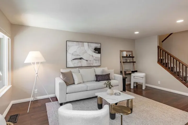 204 Charter Oaks Circle, Los Gatos, California 95032