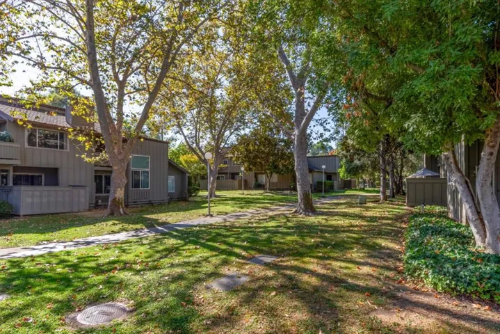 204 Charter Oaks Circle, Los Gatos, California 95032
