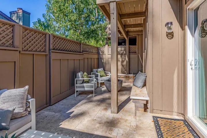 204 Charter Oaks Circle, Los Gatos, California 95032