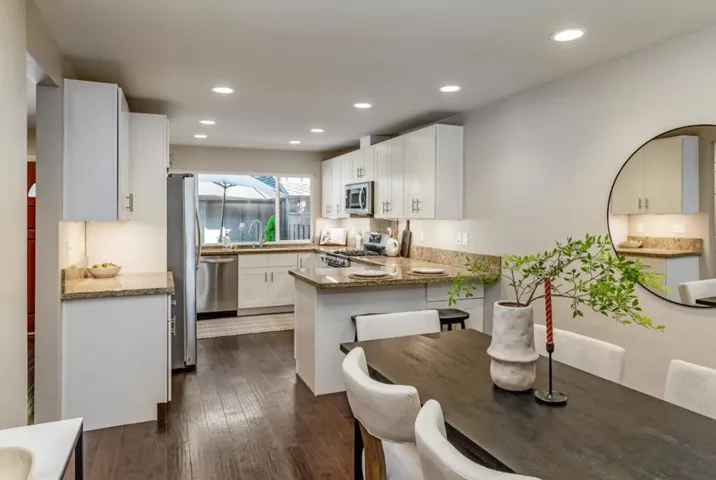 204 Charter Oaks Circle, Los Gatos, California 95032