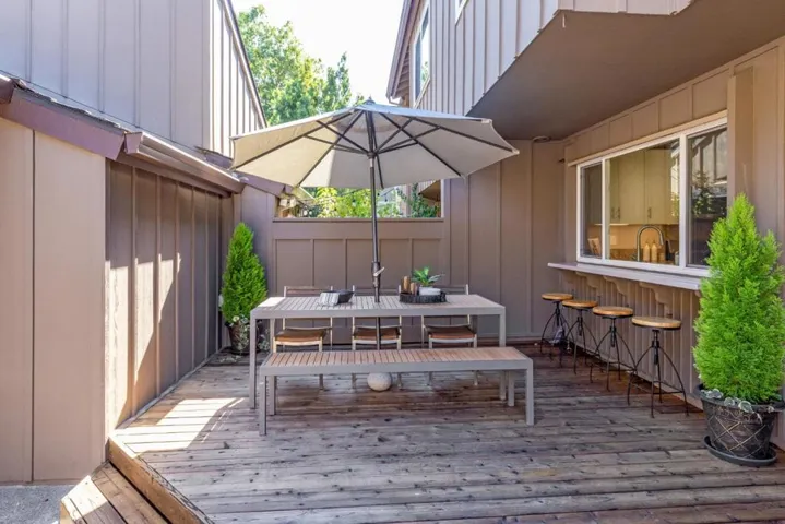 204 Charter Oaks Circle, Los Gatos, California 95032