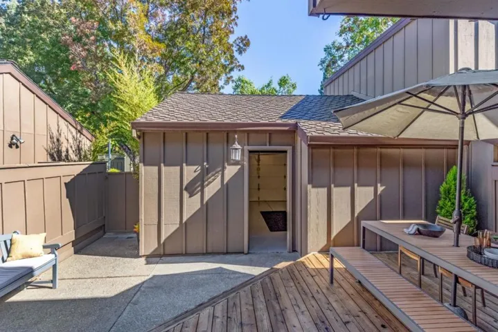 204 Charter Oaks Circle, Los Gatos, California 95032