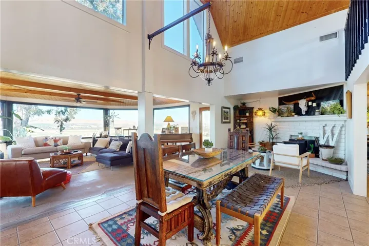 Dining area in great​​‌​​​​‌​​‌‌​​‌​​​‌‌​​​‌​​‌‌​​‌‌​​‌‌​​​​ room