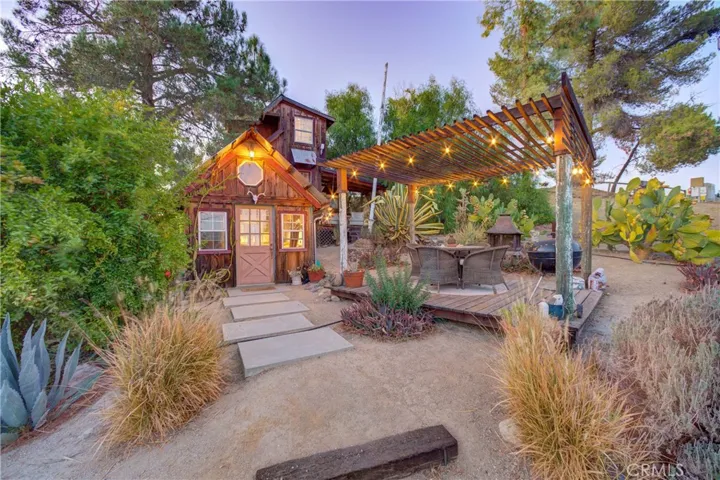 8560 Warren Road, Paso Robles, California 93446