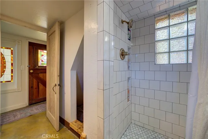 Cottage walk in shower
