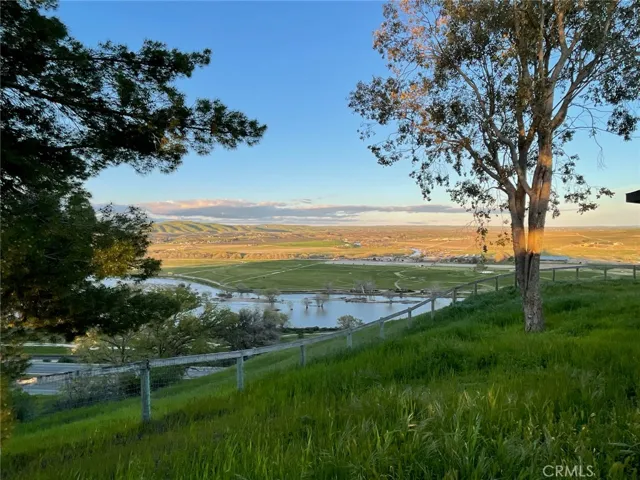8560 Warren Road, Paso Robles, California 93446