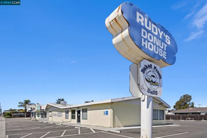 3692 Castro Valley Blvd, Castro Valley, California 94546