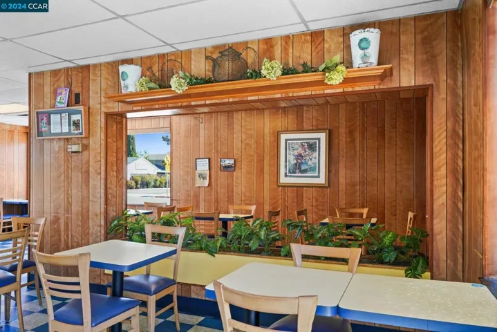 3692 Castro Valley Blvd, Castro Valley, California 94546