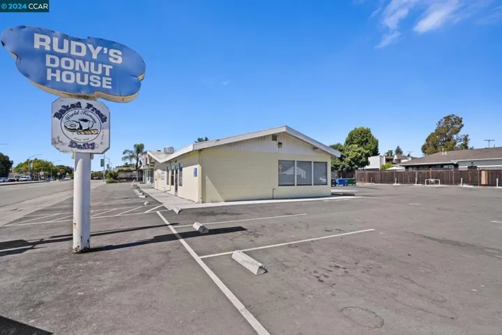 3692 Castro Valley Blvd, Castro Valley, California 94546