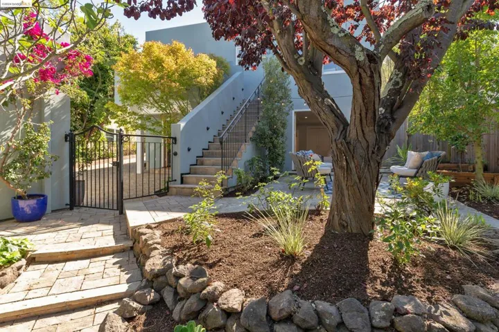 570 Crofton Ave, Piedmont, California 94610