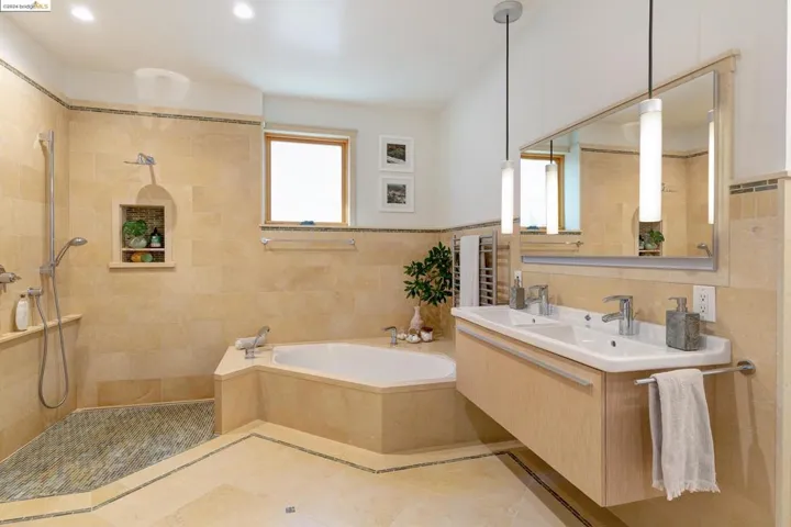 570 Crofton Ave, Piedmont, California 94610